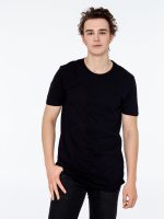 Футболка удлиненная Magnum, черная — изображение 4