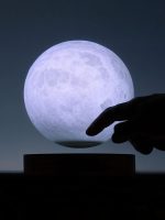 Левитирующая луна MoonFlight с деревянной подставкой — изображение 2