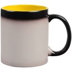 Кружка-хамелеон On Display, матовая, черная с желтым — изображение 5