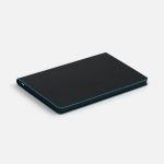 черный с голубым