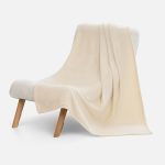 Плед Plush, бежевый — изображение 5