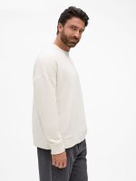 молочно-белый