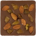 Шоколад Maukas, молочный с орехами и цукатами — изображение 3