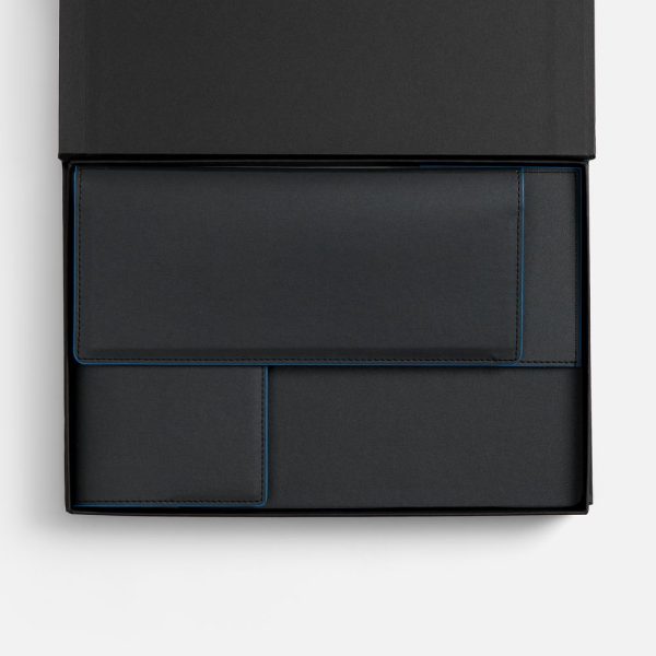 черный с синим