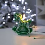 Свеча фигурная «Лошадка-качалка», зеленая — изображение 5