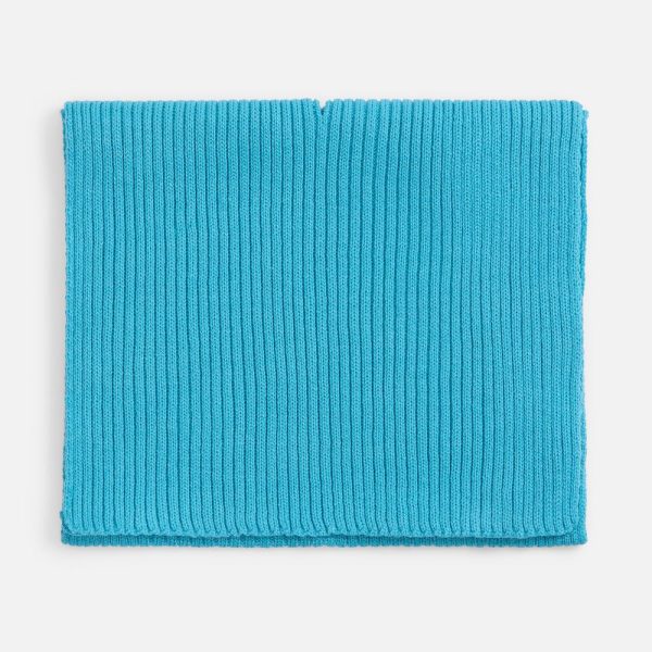 ярко-голубой