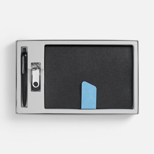 черный с голубым