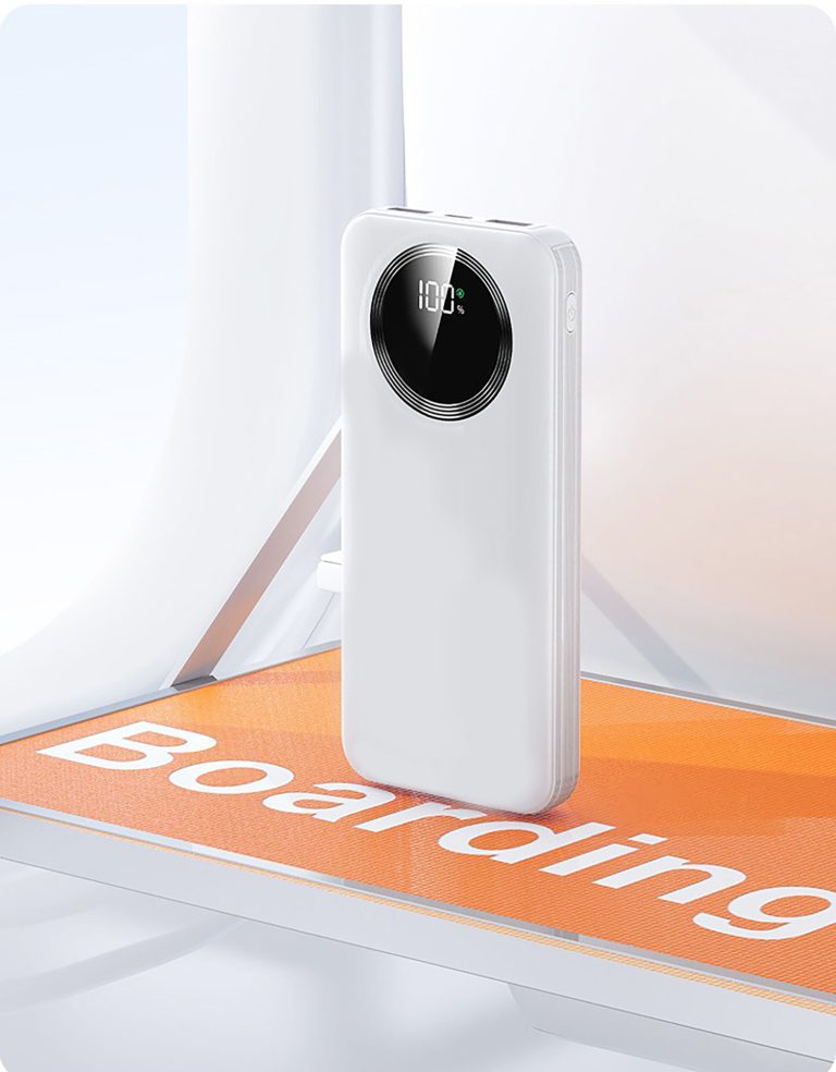 Зарядное устройство "Phantom" 10000 mAh с 4мя встроенными кабелями и цифровым индикатором заряда — изображение 3
