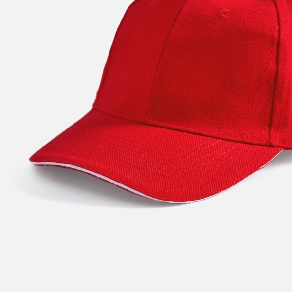 красная с белым