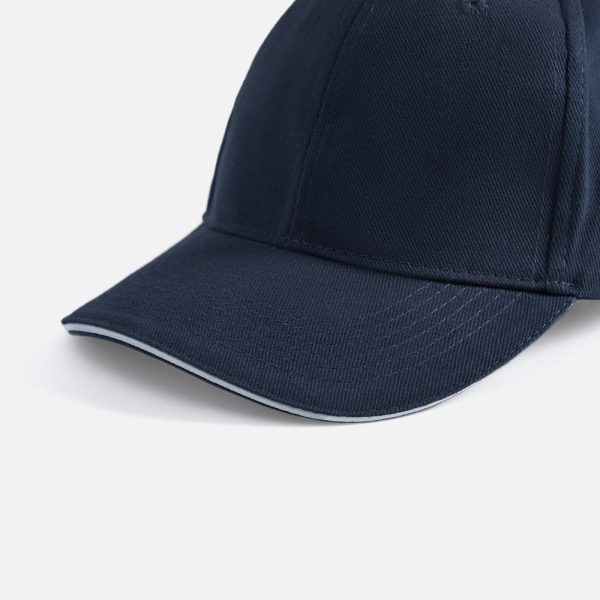 темно-синяя с белым