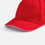 красная с белым