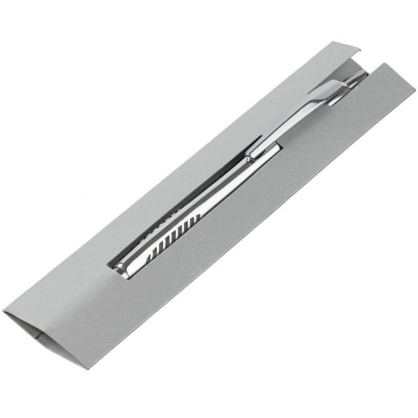 серебристый