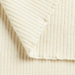 молочно-белый